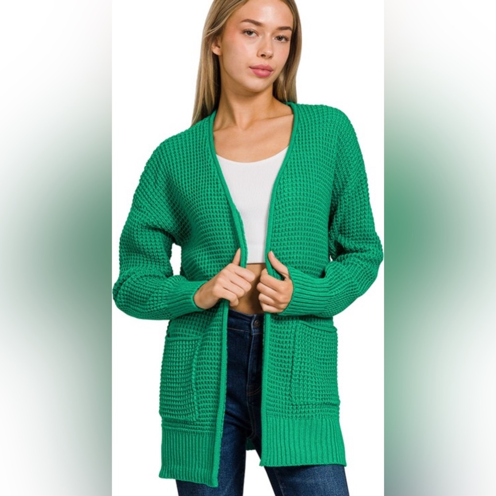 Designed an open front, pockets & a relaxed fit to offer comfort and style.